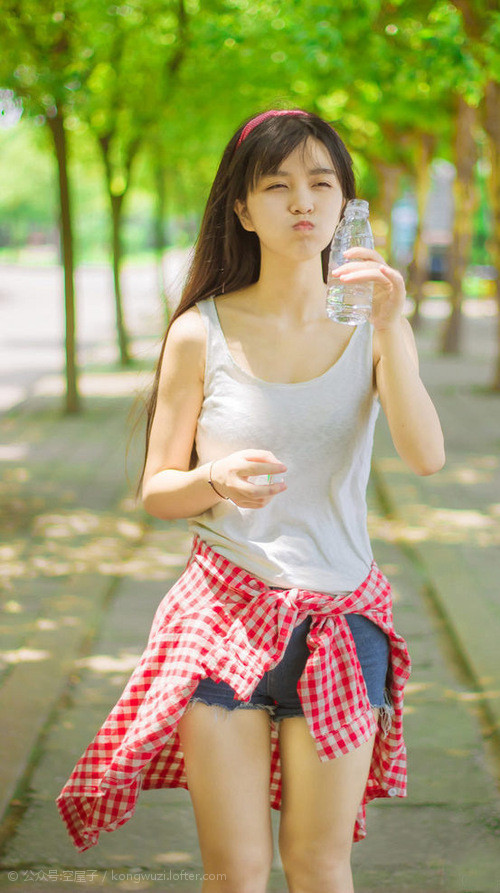 德赢官网ac米兰-女篮比赛惊险上演，女队获得关键胜利，女篮战果